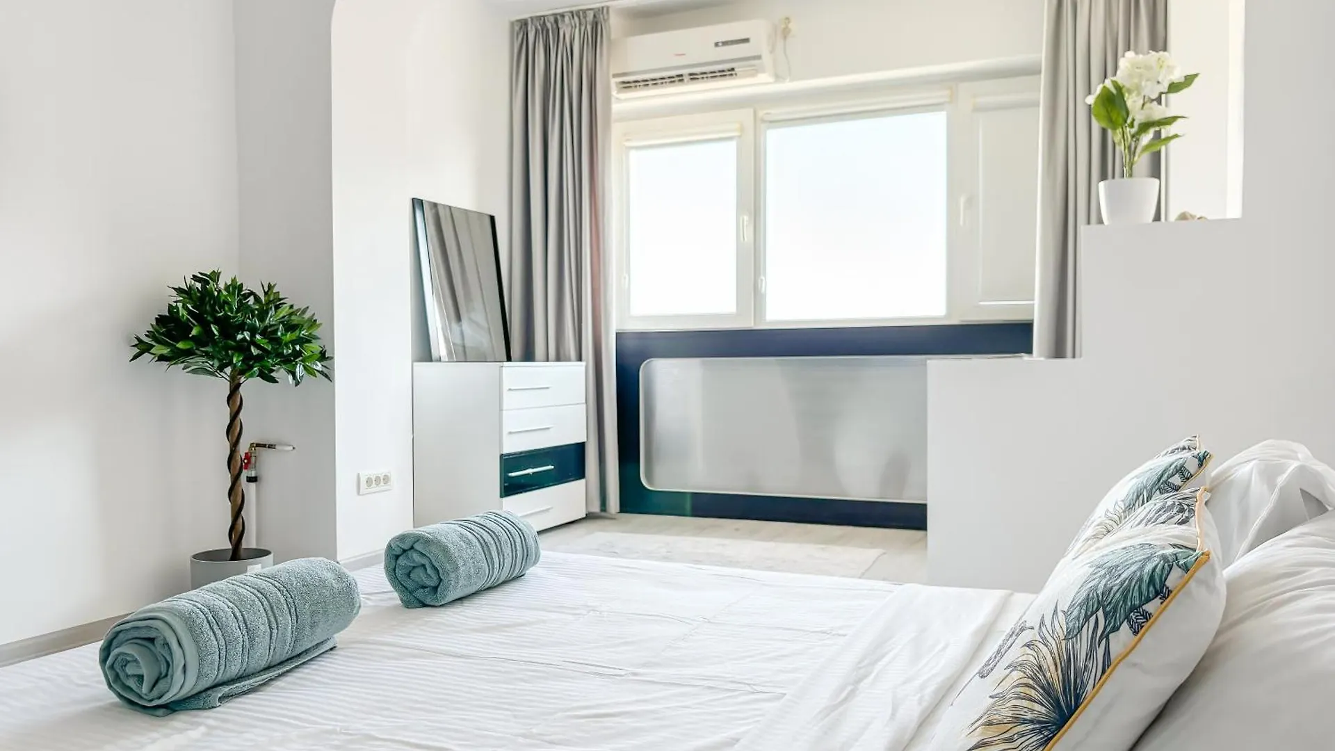 Chic & Modern Apartament In Bucharest City Center Romania