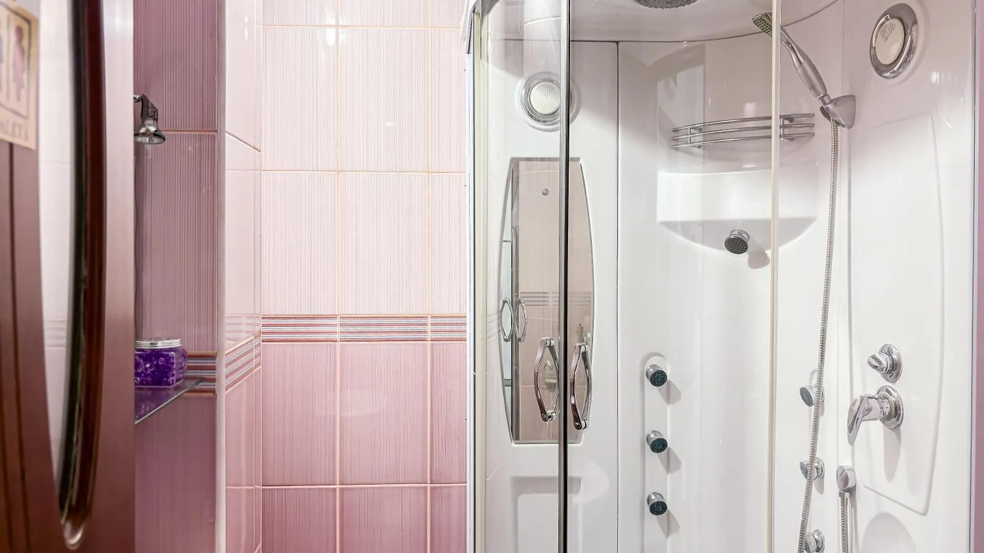 Chic & Modern Apartament In Bucharest City Center Romania