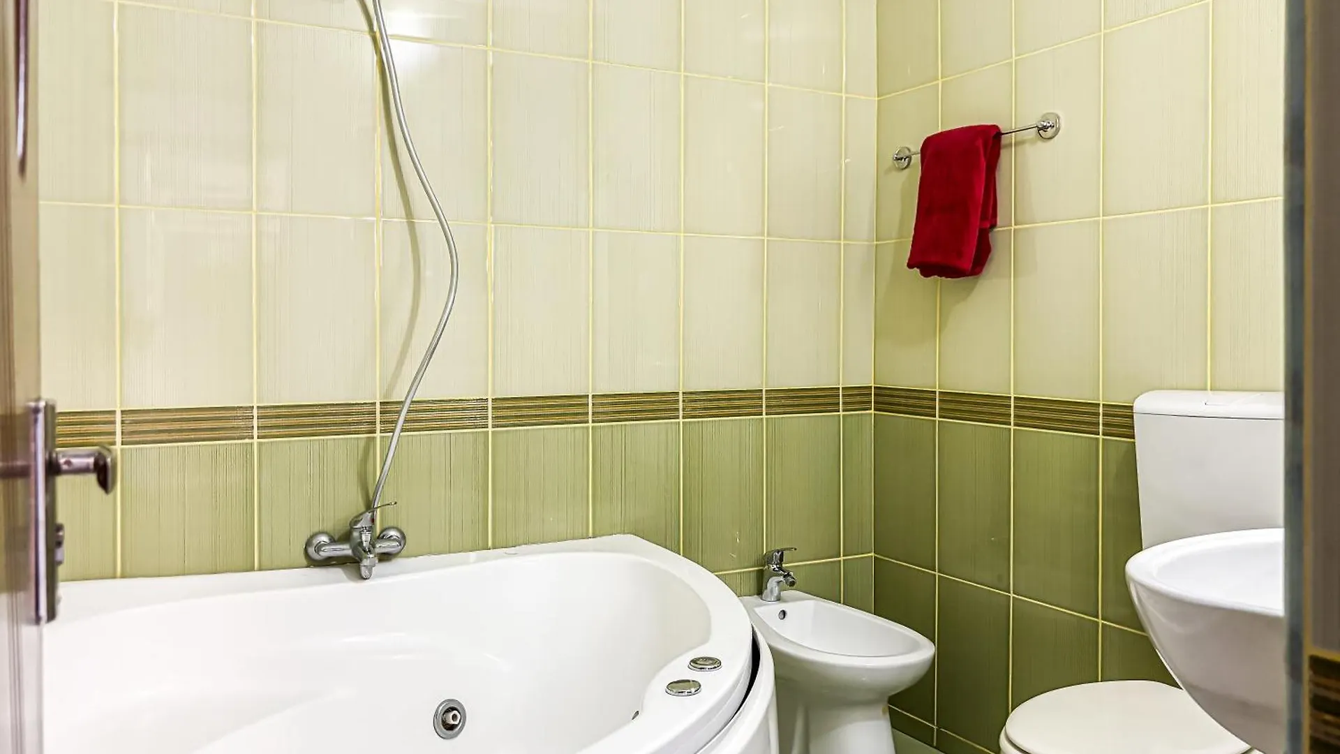 Apartment Chic & Modern Apartament In Bucharest City Center