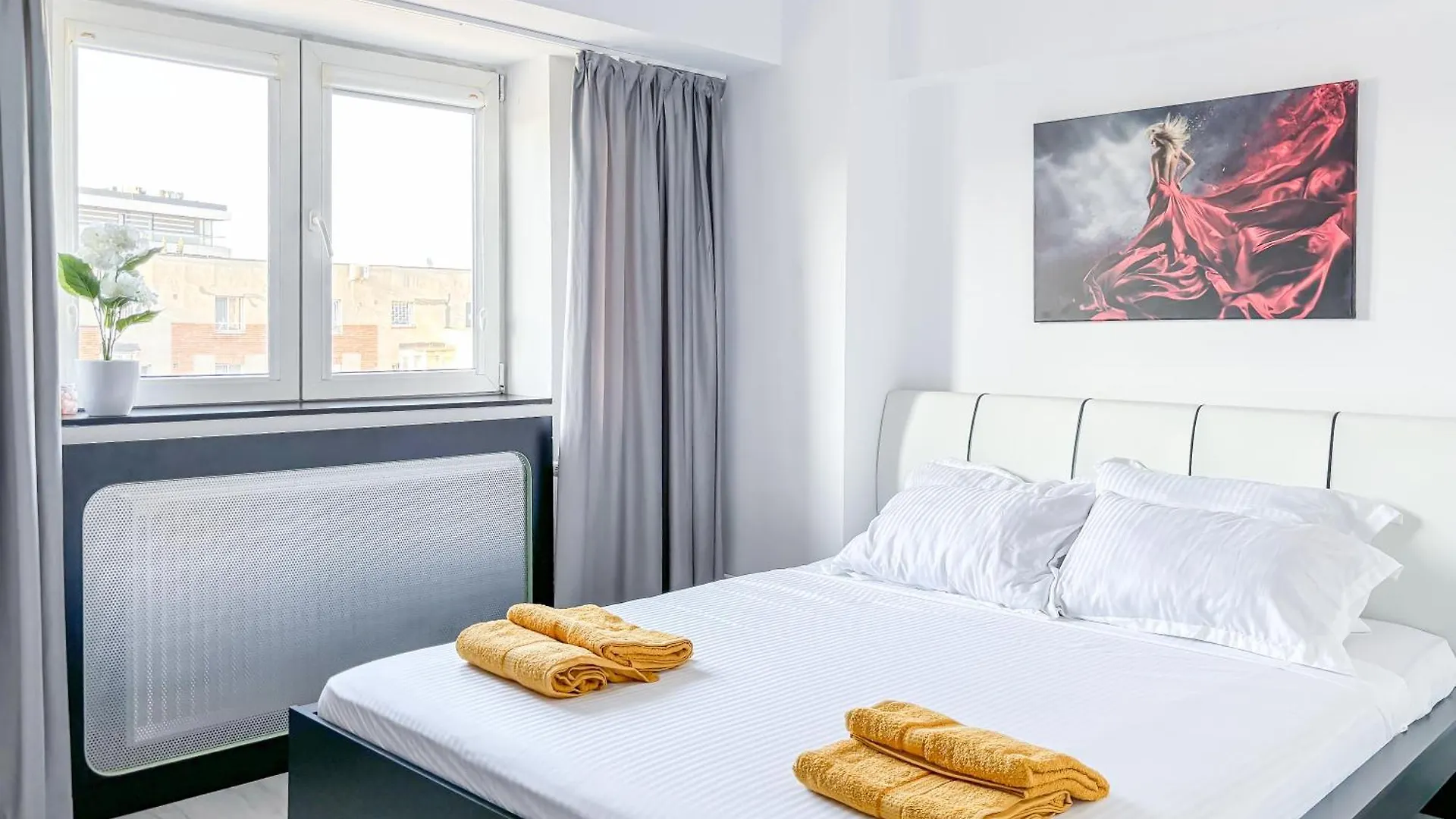 Apartment Chic & Modern Apartament In Bucharest City Center