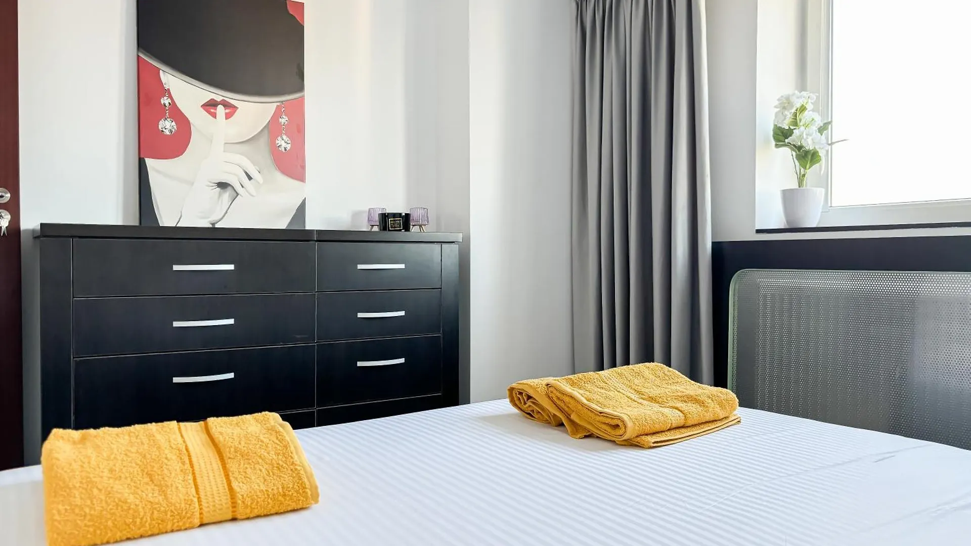 Apartment Chic & Modern Apartament In Bucharest City Center